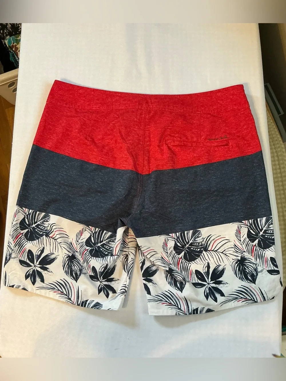 Travis Mathew Mens Red & Navy Blue Colorblock Swim Board Shorts Size Large